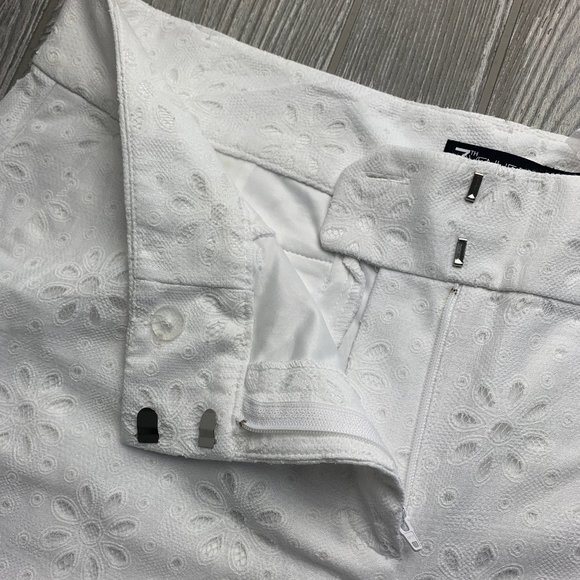 New York & Co 7th Ave Design White Lace Shorts - Picture 5 of 9